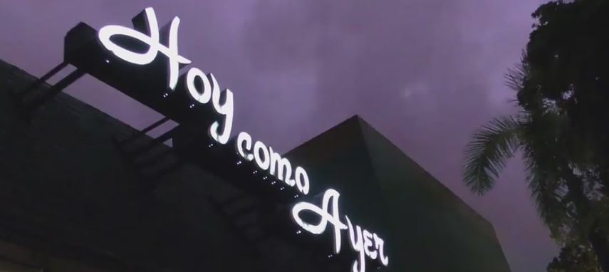 Artistas de proyección internacional como Albita Rodriguez, Amaury Gutierrez, Malena Burke y Willy Chirino, se presentan con frecuencia en este Club