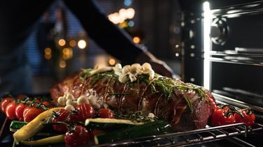 La nueva cocina de Miele puede preparar a la vez dos ingredientes con distintos puntos de cocción.&nbsp;
