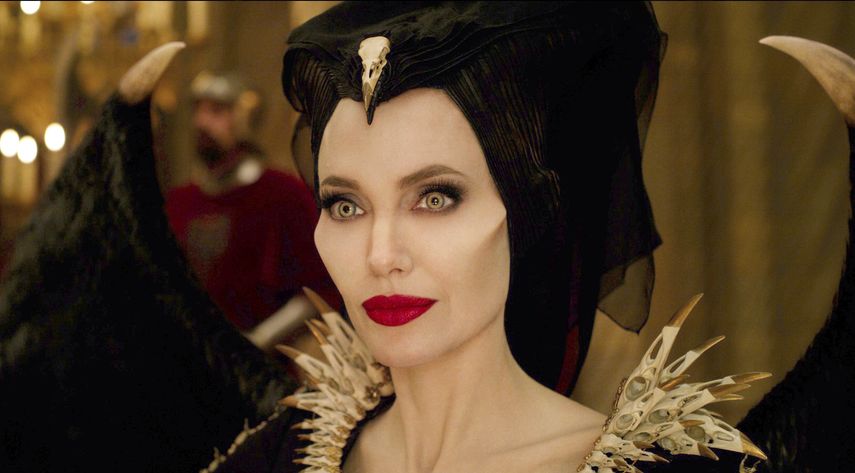 Angelina Jolie como Maleficent en una escena de Maleficent: Mistress of Evil.