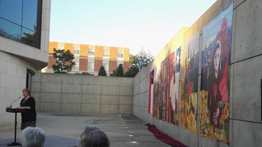 La presidenta Bachelet inaugura en Washington el mural Todas las manos por los 40 años del asesinato de Orlando Letelier