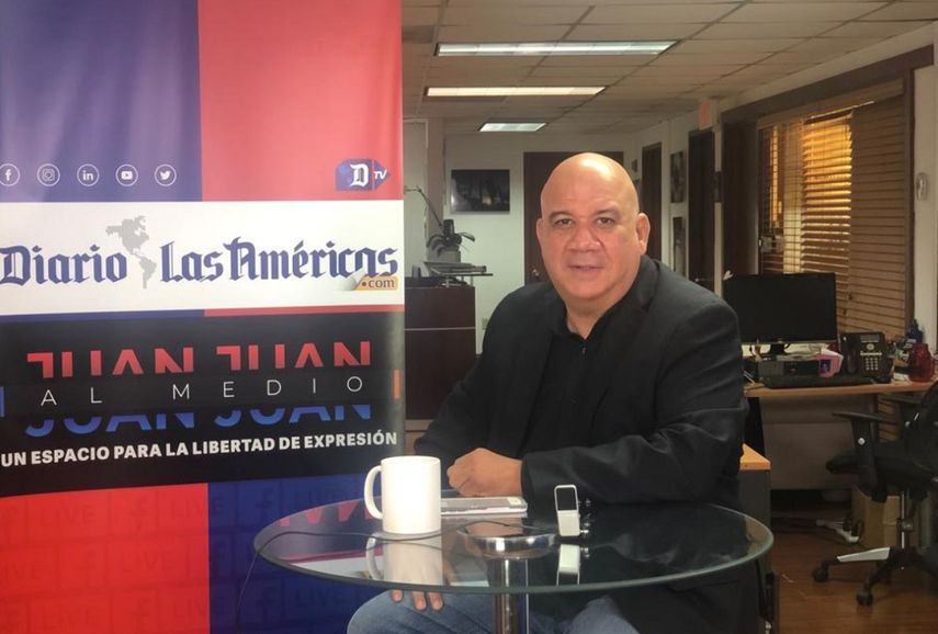 Juan Juan Almeida presenta su programa de entrevistas y debate desde la redacción de DIARIO LAS AMÉRICAS.