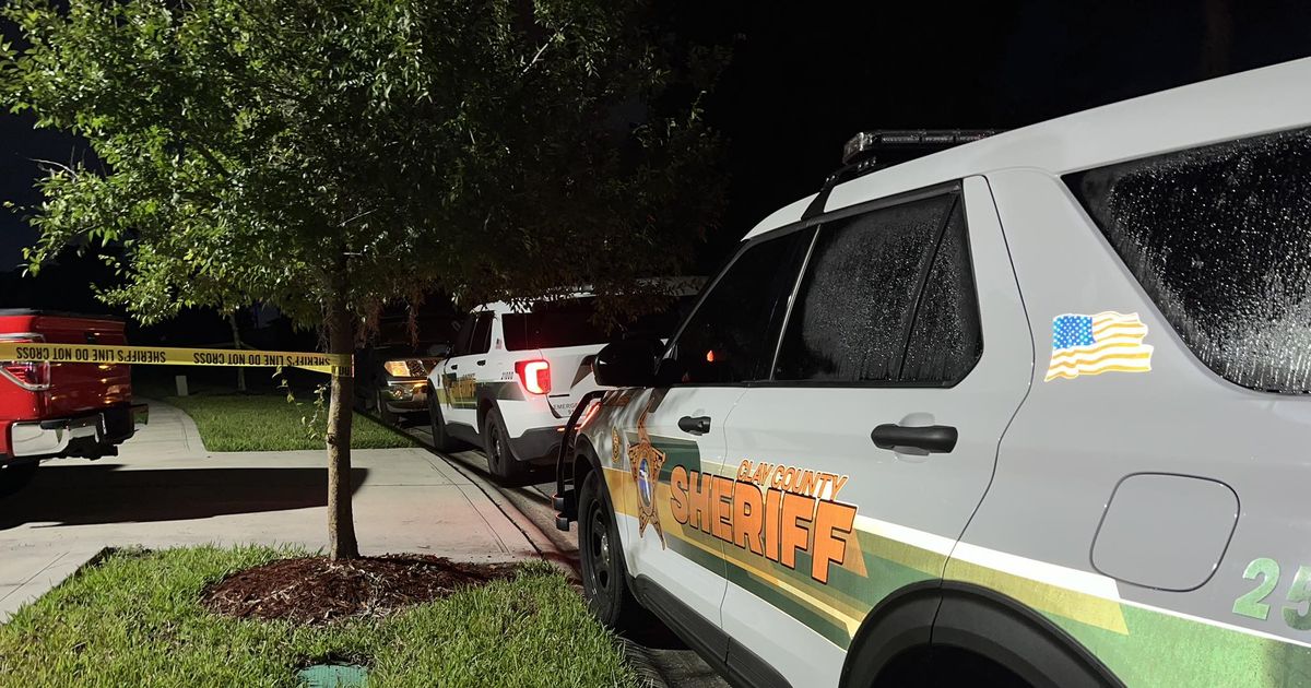 Florida: Adolescente de 14 años mata a sus padres en Jacksonville y se entrega tras confesar