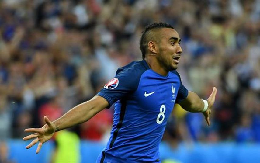 Dimitri Payet celebra el gol que le dio la victoria a los anfitriones. (EFE)