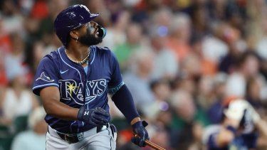 Junior Caminero continúa ganándose un lugar en las Grandes Ligas, pero sin perder de vista el orgullo de vestir los colores de su país