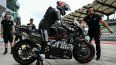 El piloto español de Aprilia Racing, Jorge Martín, se prepara para rodar durante el primer día de pruebas de pretemporada de Moto GP 2025 en el Circuito Internacional de Sepang en Sepang el 5 de febrero de 2025.