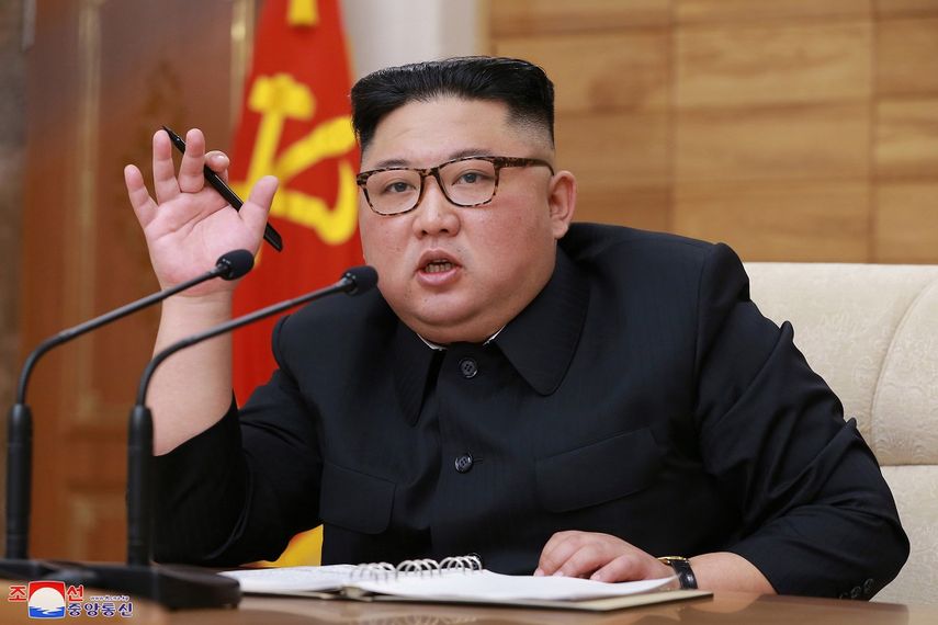 El líder norcoreano Kim Jong-un preside una reunión ampliada de la Agencia Política del Comité Central del Partido de los Trabajadores de Corea, en Pyonyang.&nbsp;