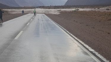 Según explicaron desde el Ministerio de Seguridad provincial, en la aduana, desde el lado chileno, también quedaron retenidos varios automóviles.
