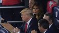 El presidente Donald Trump observa el segundo inning del quinto juego de la Serie Mundial entre los Astros de Houston y los Nacionales de Washington, el domingo 27 de octubre de 2019, en Washington.&nbsp;
