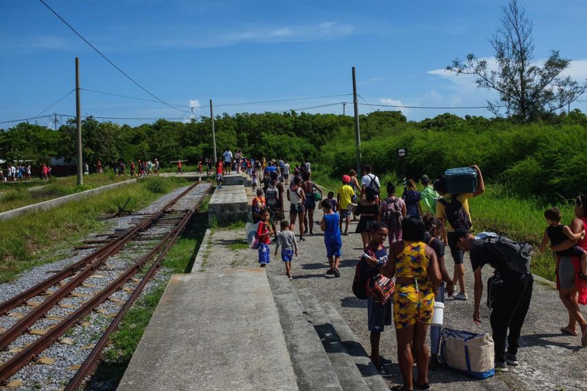 Pasajeros del Tren a la playa, idea del régimen para animar a la población.&nbsp;