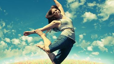 Muchas veces, la felicidad se confunde con la alegría, un estado de carácter emocional y efímero, vinculado directamente a la satisfacción y no a la armonía interna.(Archivo)