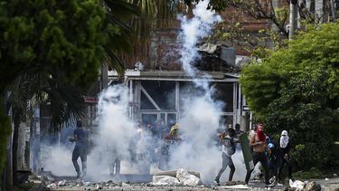 Jóvenes protestan en Colombia.&nbsp;