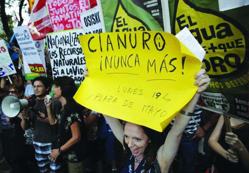 Las comunidades de Latinoamérica que protestan contra la explotación minera argumentan que es una fuerte amenaza de contaminación contra la naturaleza. (EFE)