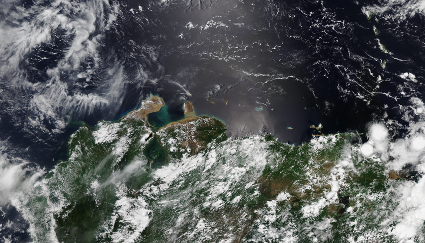 Efectos del vertido de petróleo en la Costa Caribe de Venezuela, en una imagen de satélite proporcionada por NOAA a Diario Las Américas. 