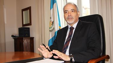 Embajador Luis F. Carranza.