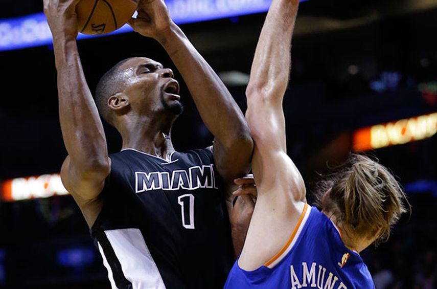 Chris Bosh fue el mejor de la cancha con 36 puntos (AP)