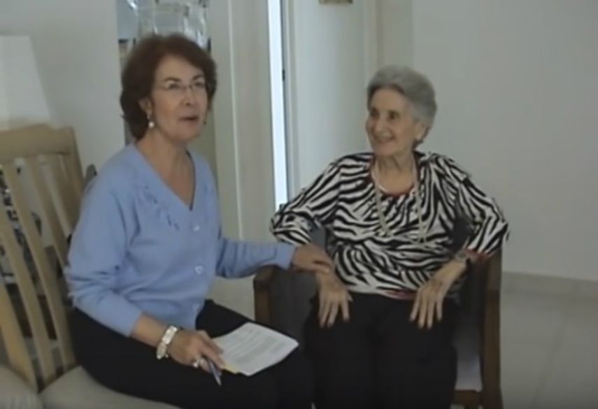 Albertina OFarrill (derecha) durante una entrevista en el año 2011