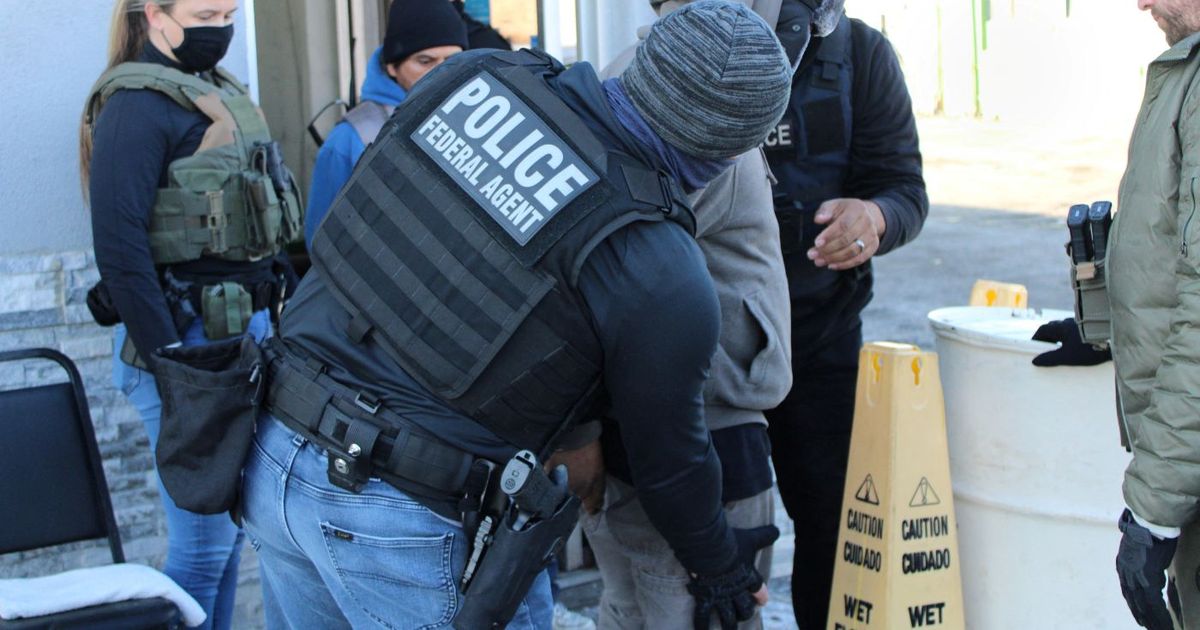 Apple elimina varias aplicaciones de rastreo de controles migratorios