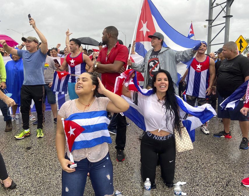 La &nbsp;mano solidaria del exilio hacia Cuba importa más que nunca