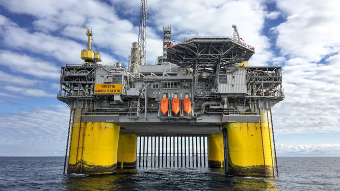 Imagen de una plataforma petrolera.