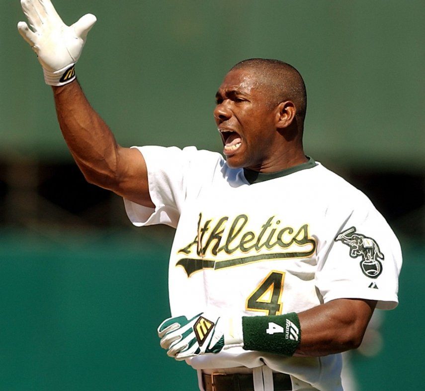 El exjugador de los Atléticos de Oakland en la MLB, el dominicano Miguel Tejada fue Jugador Más Valioso de La Liga Americana en 2002