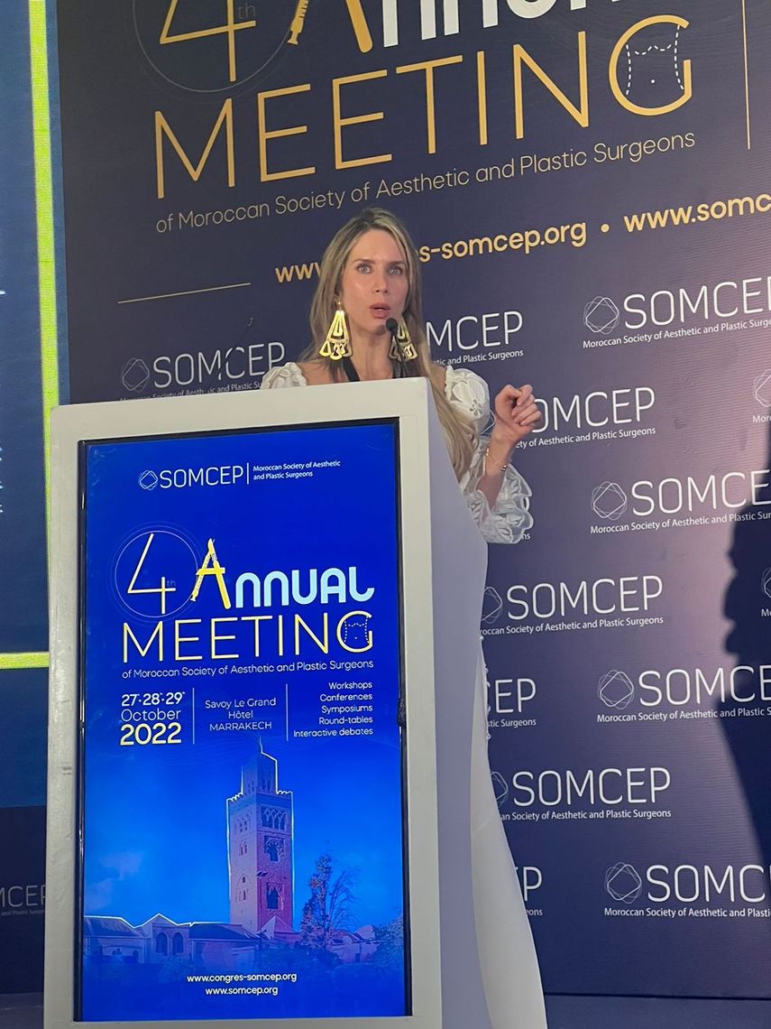 La doctora Laura Cala durante su presentación en el Cuarto Congreso Anual SOMCEP, en Marruecos.