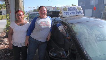 De izquierda a derecha, las hermanas Blanca y Jessenia