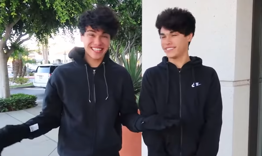 Youtubers se declaran culpables tras fingir robo de banco