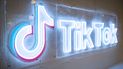 Esta foto de archivo tomada el 9 de febrero de 2022 muestra el logotipo del servicio de redes sociales enfocado en videos TikTok, en la oficina de TikTok UK, en Londres. Esta foto de archivo tomada el 9 de febrero de 2022 muestra el logotipo del servicio de redes sociales enfocado en videos TikTok, en la oficina de TikTok UK, en Londres.