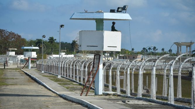 Guardias de la prisión de máxima seguridad Combinado del Este, en La Habana.