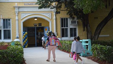 Estudiantes asisten a clase.&nbsp; &nbsp; (Archivo).