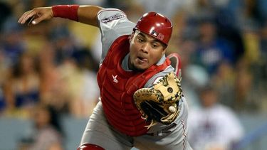 Peña recibirá cinco millones de dólares durante los próximos dos años que juegue con los Cardenales de San Luis. (ARCHIVO)