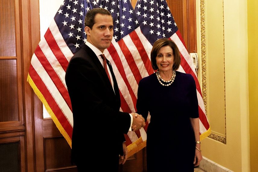 La l&iacute;der de la C&aacute;mara de Representantes, la dem&oacute;crata Nancy Pelosi, recibi&oacute; al presidente encargado de Venezuela, Juan Guaid&oacute;, el 6 de febrero de 2020.&nbsp;