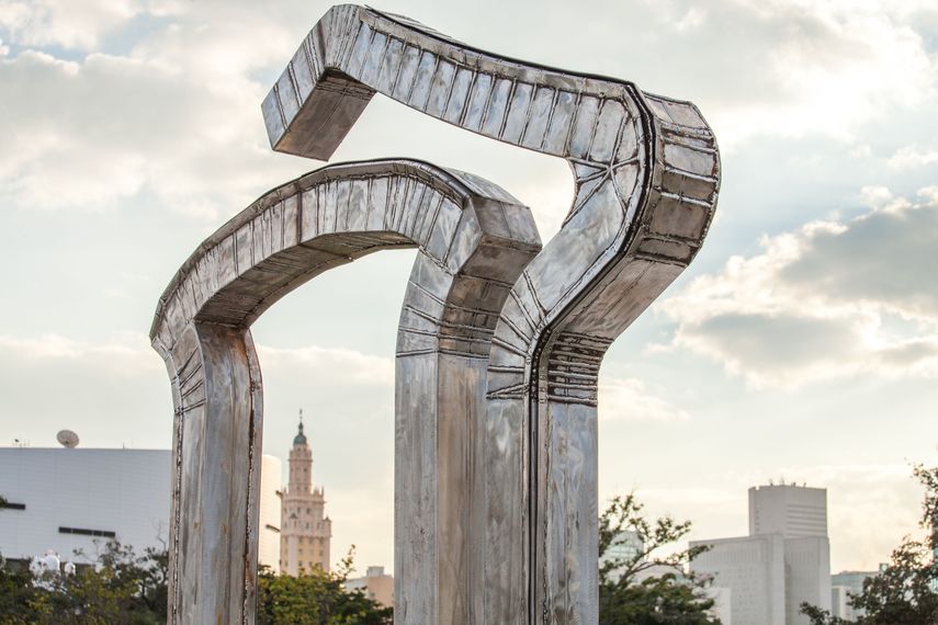 La idea del balcón le vino a partir de sus conversaciones en muchos viajes en Uber por Miami.