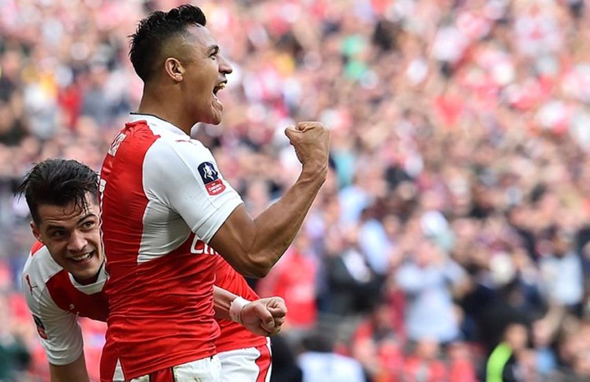 Sánchez finaliza contrato con el Arsenal en julio de 2018 y su renovación está en veremos.