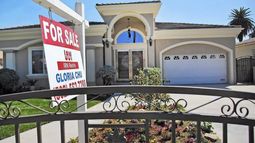 Una vivienda en venta en Los Àngeles, California. Una vivienda en venta en Los Àngeles, California.