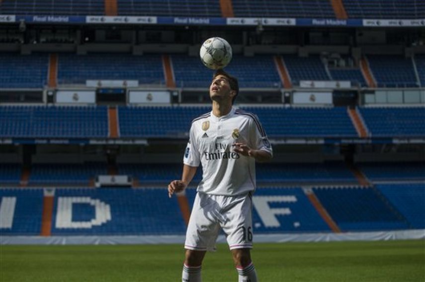 Lucas Silva pisó por primera vez la grama del Santiago Bernabéu. (AP)