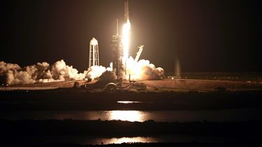 Un cohete SpaceX Falcon 9 despega del Complejo de Lanzamiento 39A en el Centro Espacial Kennedy en Cabo Cañaveral, Florida.&nbsp;