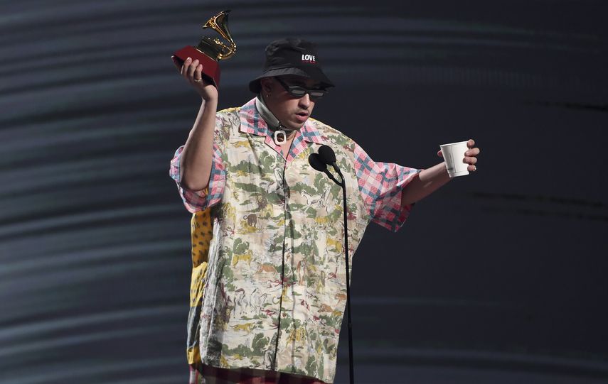 Bad Bunny recibe el premio a mejor álbum urbano por “X 100Pre en la 20a entrega del Latin Grammy el jueves 14 de noviembre de 2019 en el MGM Grand Garden Arena en Las Vegas.