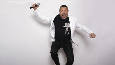 El cantautor nicarag&uuml;ense Luis Enrique.