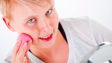 Para las pieles secas, lo ideal son las bases líquidas con sustancias humectantes.