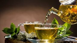 Infusiones caseras: fresa, vainilla y té verde