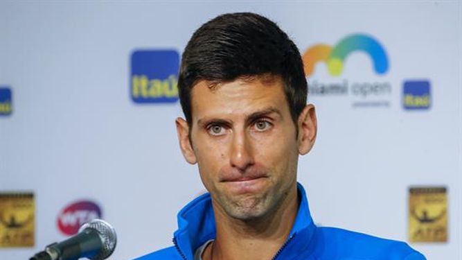 El tenista serbio, número uno en el escalafón de hombres, pidió disculpa en una conferencia de prensa en Miami. (EFE)