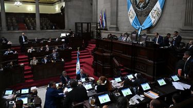 Congresistas participan en una sesión en el Congreso de Guatemala en la Ciudad de Guatemala el 21 de noviembre de 2023.