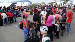 Sólo el jueves 13 de junio de 2019, 5.849 venezolanos cruzaron la frontera, un aumento de alrededor de entre 1.500 y 2.000 venezolanos por día en los meses anteriores, según la oficina de inmigración de Perú.&nbsp;