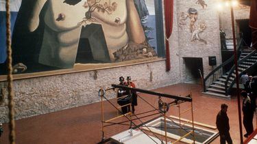 Foto de archivo, del 25 de enero de 1989, durante los preparativos para el entierro de Salvador&nbsp;Dalí, en el Museo Teatro de Figueras. El cadáver del pintor será exhumado por orden de una juez de Madrid.&nbsp;