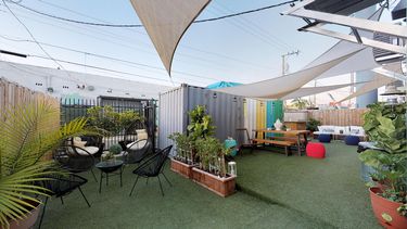 Uno de los espacios exteriores de BrainBox, que alberga a la compañía Inmipreneurs.&nbsp;