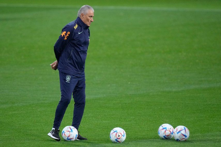 El seleccionador de Brasil, Tite, en una sesión de entrenamiento en Continassa en Turín, Italia, el lunes 14 de noviembre del 2022.&nbsp;