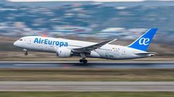 Vista de avión con el logotipo de la aerolínea Air Europa.