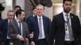 Kevin McCarthy en su polémica salida de la Cámara de Representantes, donde fue destituido