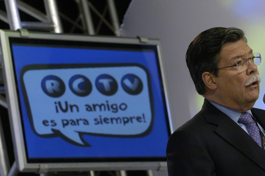El entonces presidente de Radio Caracas Televisión (RCTV), Marcel Granier, durante una rueda de prensa en la sede del canal en Caracas (Venezuela). (EFE)